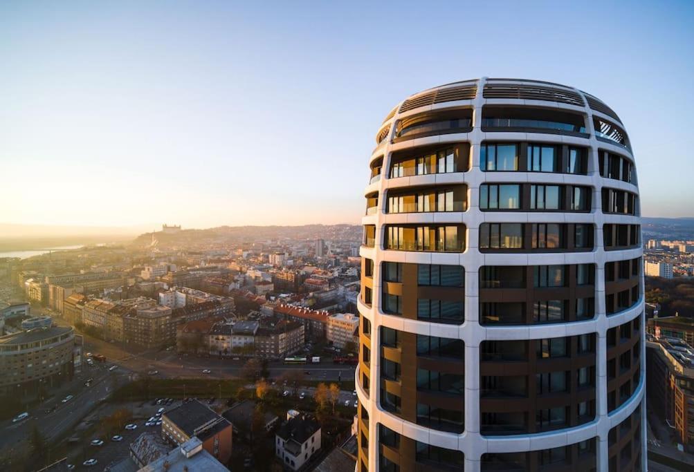 Sky-Park Flat&Parking Apartment Bratislava Exterior foto